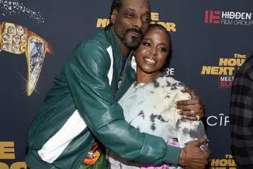 Quel est l'âge de Snoop Dogg (est-il plus âgé que sa femme Shante Broadus)