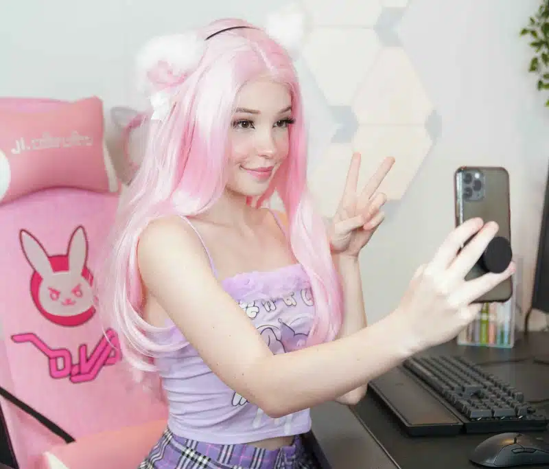 Qui est Belle Delphine, la star du net