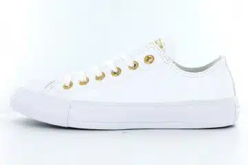Nettoyer des chaussures converses blanches