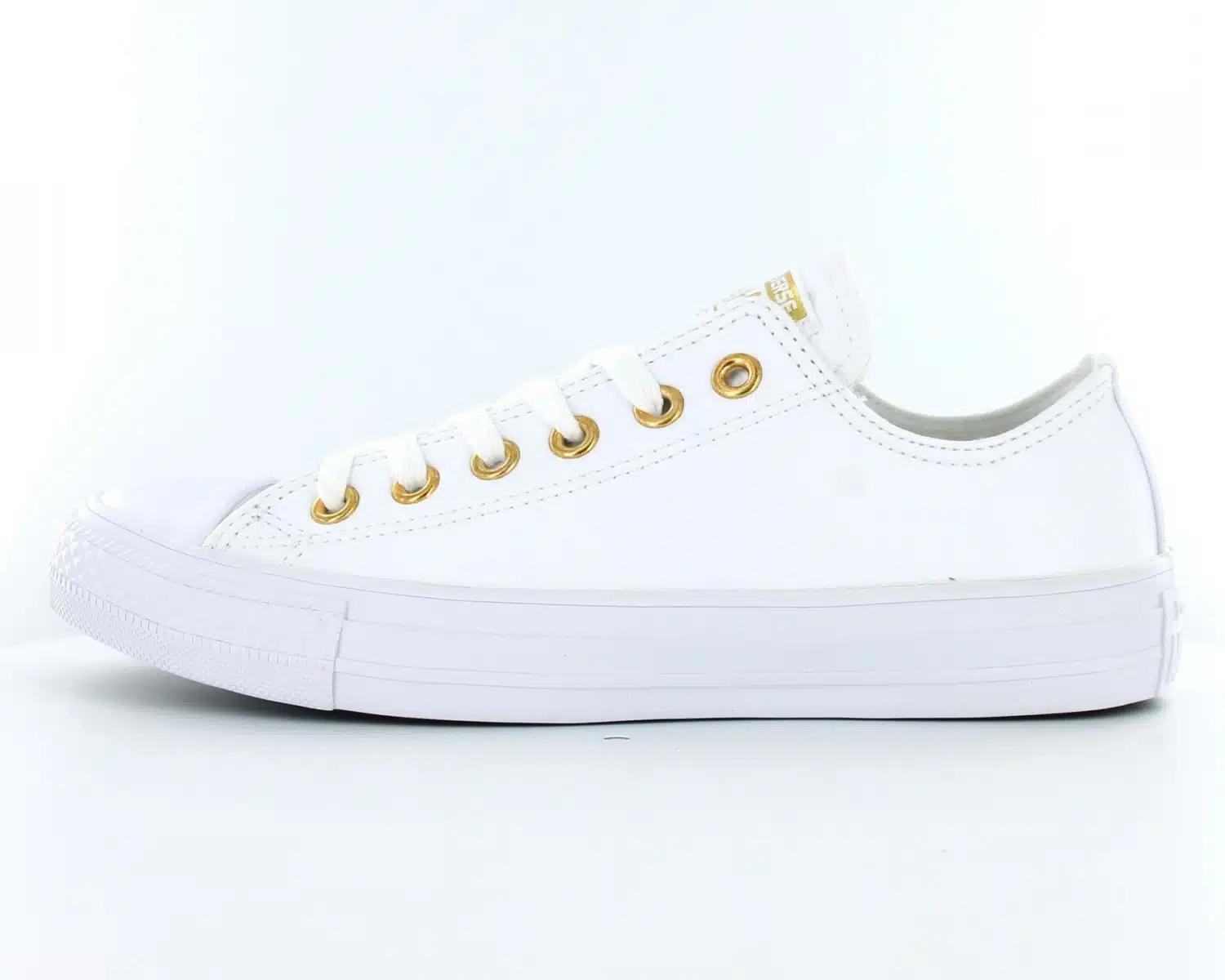 Nettoyer des chaussures converses blanches