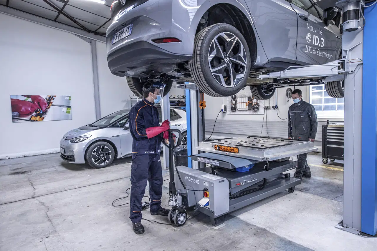 réparer sa voiture électrique 